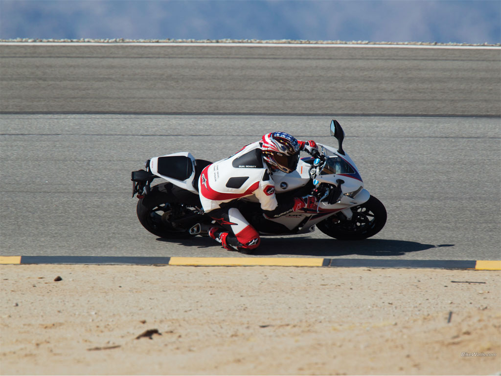 Honda_CBR1000_RR_2012_05_1024x768.jpg