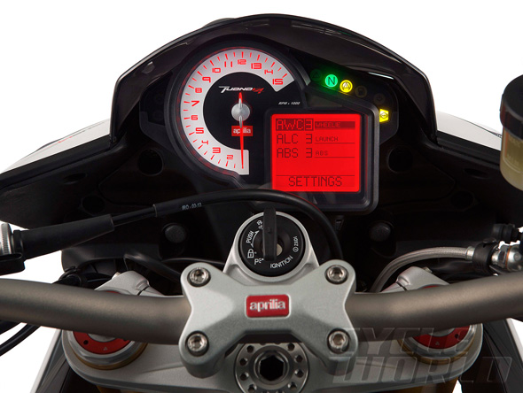 2014-Aprilia-Tuono-V4-R-ABS_intext.jpg