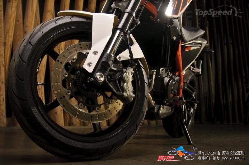 ktm-690-duke-18_800x0w.jpg