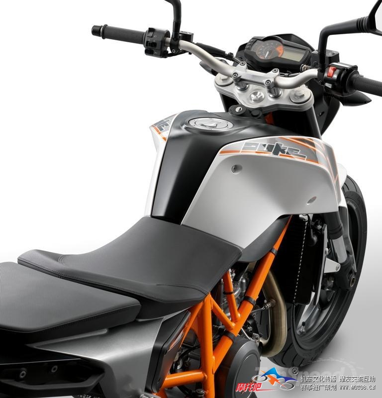 ktm-690-dukew.jpg