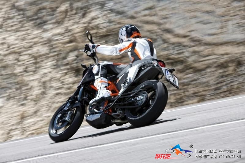 ktm-690-duke-6_800x0w.jpg