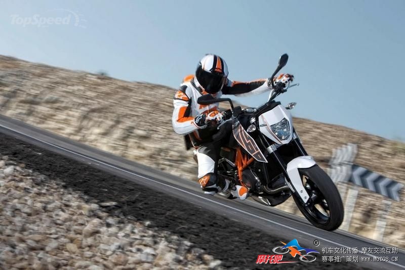 ktm-690-duke-25_800x0w.jpg