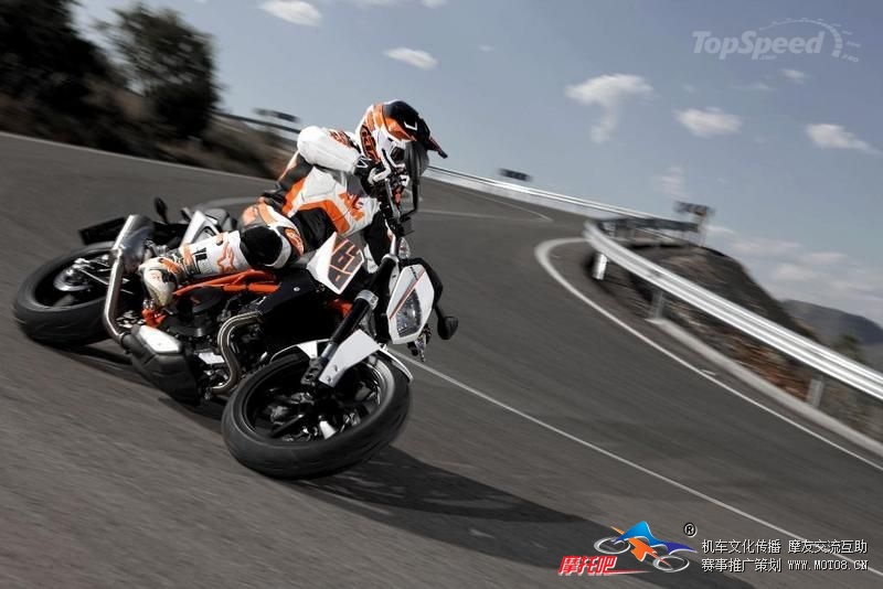 ktm-690-duke-28_800x0w.jpg