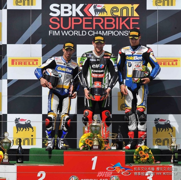 090313-wsbk-nurburgring-race-1-podium-633x629.jpg