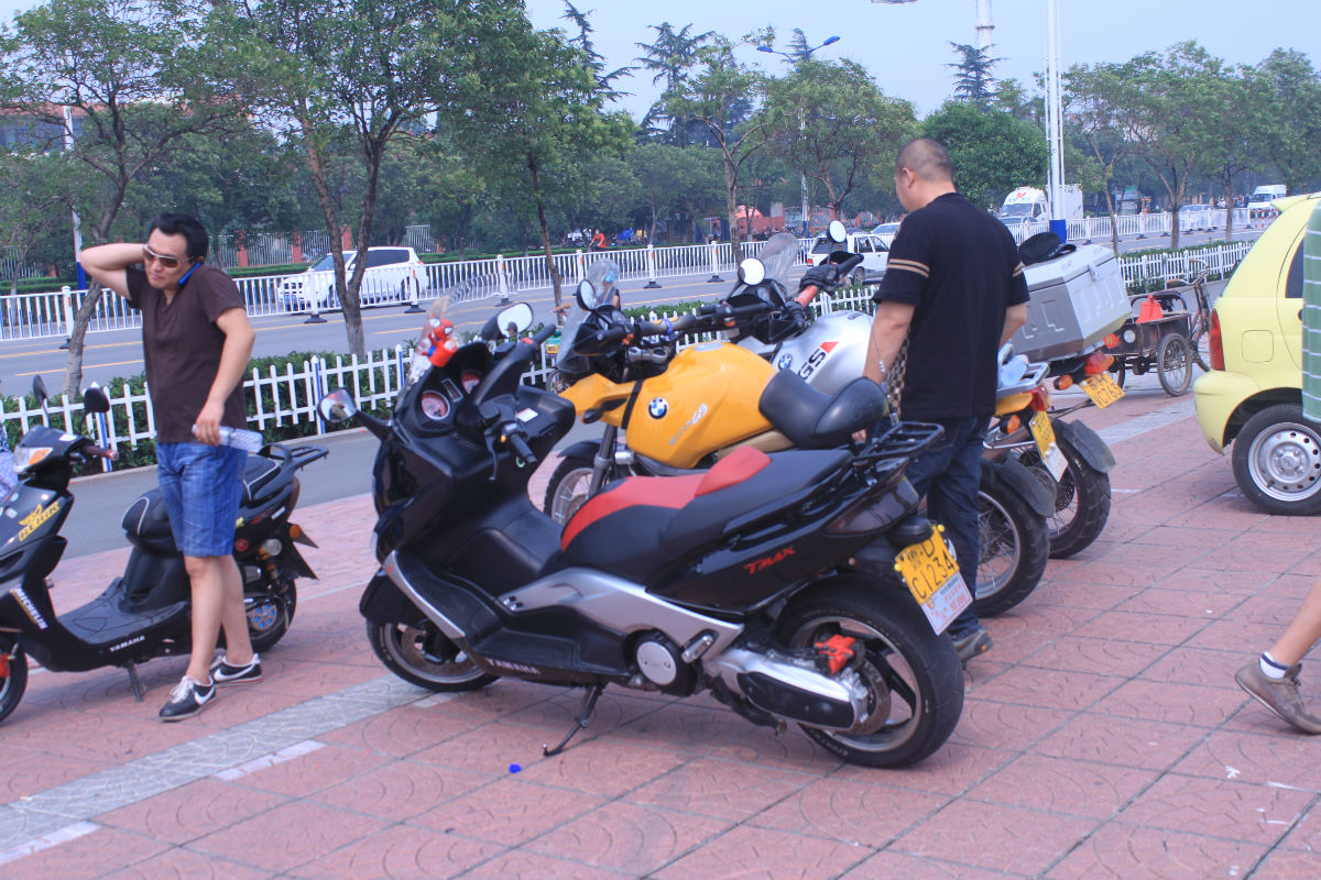 摩托吧 moto8 中国最具影响力的 摩托车论坛百